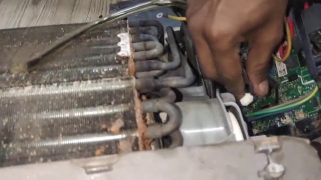 E5 error how to solve llyod inverter AC easly E5 error llyod split AC problem kese thik kre смотреть онлайн