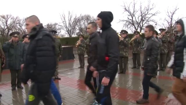 20 12 15 обзор 2015 года, молодые солдаты смотреть онлайн