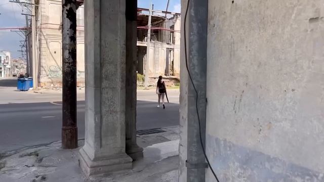 Como se VIVE en La Habana Cuba Calles de La Habana 2023. BAR CUBANO. TURISMO en CUBA ?? смотреть онлайн