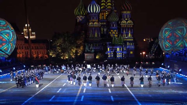 Кельтский оркестр волынок и барабанов (Спасская башня 2017) смотреть онлайн