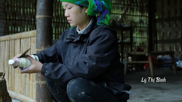 Duong Skillfully Fixed a Burned Power Line - Together they Dug and Harvested Bamboo Shoots смотреть онлайн