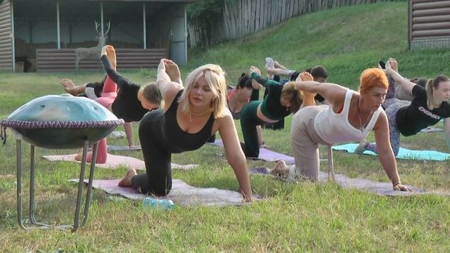 2022 год ролик "Занятие Студии Евгении Томашевской "Секреты Йоги" смотреть онлайн