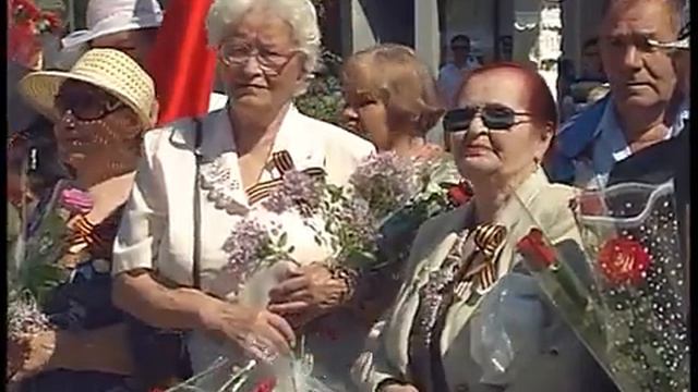 День Победы в городе Счастье. Часть 1 смотреть онлайн