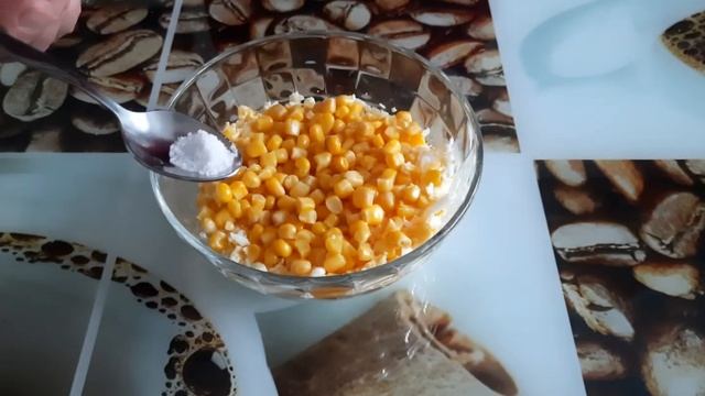 Салат с кукурузой, сыром и яйцом, простой пошаговый рецепт вкусного салата на праздничный стол смотреть онлайн