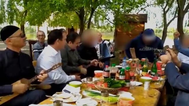 КАК КРАСИВО ОТДЫХАЮТ ЧЕЧЕНЦЫ МУЗЫКА, ПЕСНИ, ШАШЛЫК - МАШЛЫК смотреть онлайн