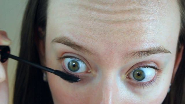 BATTLE OF THE PRINCESS LASH MASCARAS | Essence Review смотреть онлайн
