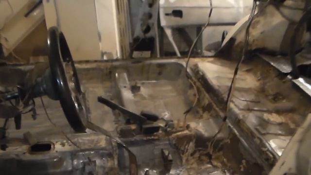 Обработка мастикой днища(корыто-внутри авто)-коротко.ВАЗ-099.