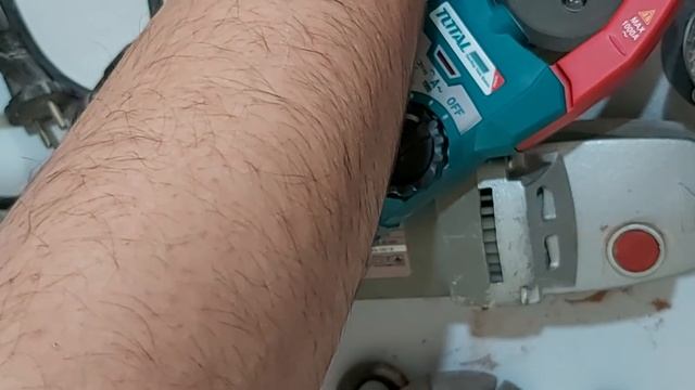 rainureuse crown CT3525-125 1500W ماكنة النقش على الحائط смотреть онлайн