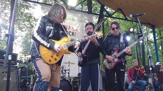 День города воинской славы Коврова. В парке им. Дегтярева репетиция ВИА перед концертом. смотреть онлайн