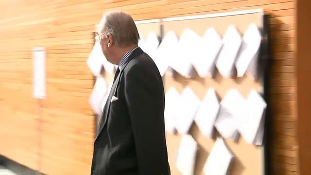 Sir Robert Atkins смотреть онлайн