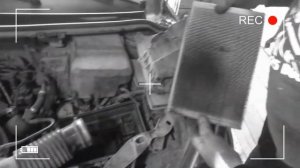 Замена воздушного фильтра Ford Focus 2