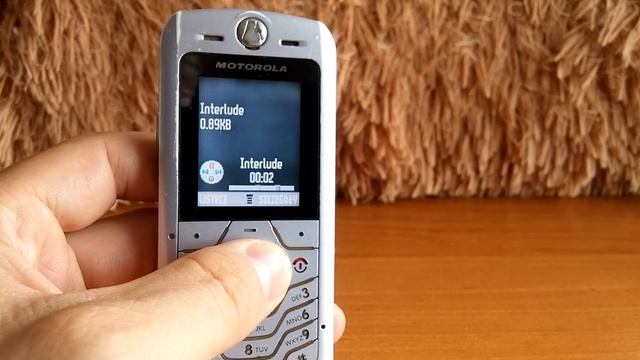Motorola L6 Recenzja , Dzwonki , Gry , Bateria , Demontaż i Omówienie telefonu z 2005 roku смотреть онлайн