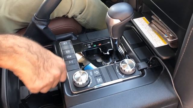 2020 Nissan Patrol V8 Vs Toyota Land Cruiser V8 смотреть онлайн