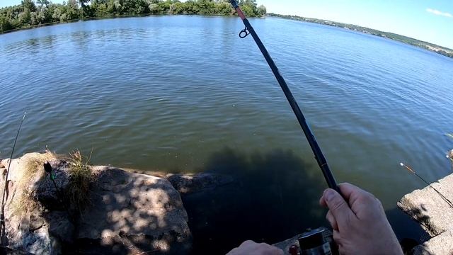 Рыбалка на стройке. Летний жор. смотреть онлайн