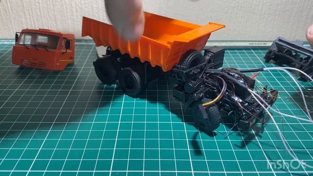 Как сделать RC камаз самосвал. КамАЗ самосвал RC в масштабе 1:43. Часть 2. Финал! смотреть онлайн