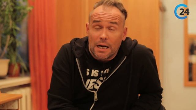 75) Максим Аверин читает стихотворение "Остановиться, оглянуться..." А.Я. Аронова смотреть онлайн