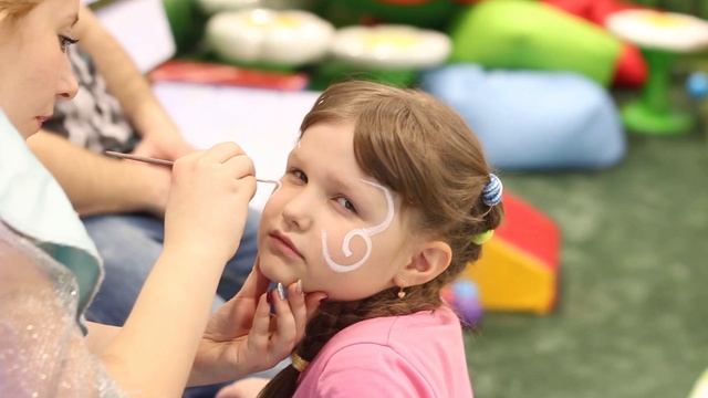 День цветных карандашей в Октябре смотреть онлайн