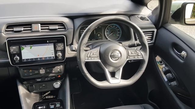 182WW591 - 2018 Nissan Leaf EV SV PREMIUM 40KW 24,995 смотреть онлайн