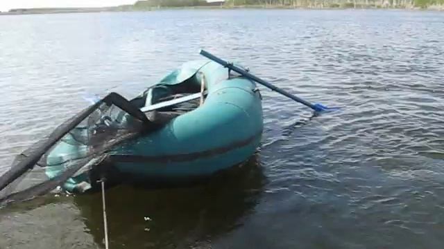 Лопнула лодка смотреть онлайн