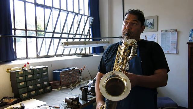 Testing a Borgani Silver Baritone Sax after repair (Inside Borgani Factory) смотреть онлайн