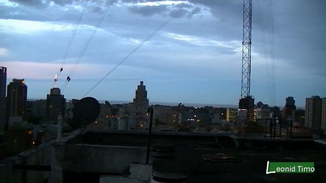 Приближение грозы в Буэнос Айресе. Вид из крыши нашего дома. смотреть онлайн