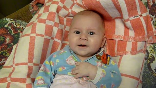 Нам 4 месяца и мы поем смотреть онлайн