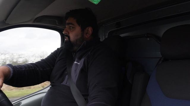 2010 RENAULT TRAFIC SPORT 115 BHP REVIEW AND DRIVE