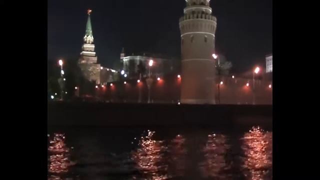 ночная Москва вид с катера , очень красивое видео смотреть онлайн