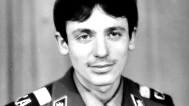 ДРУЗЬЯ, МОИ ДРУЗЬЯ, ВАС НЕ БЫВАЕТ МНОГО... смотреть онлайн