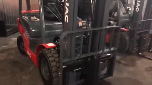 Автопогрузчик JAC CPCD 25 с дизельным двигателем ISUZU C240 смотреть онлайн