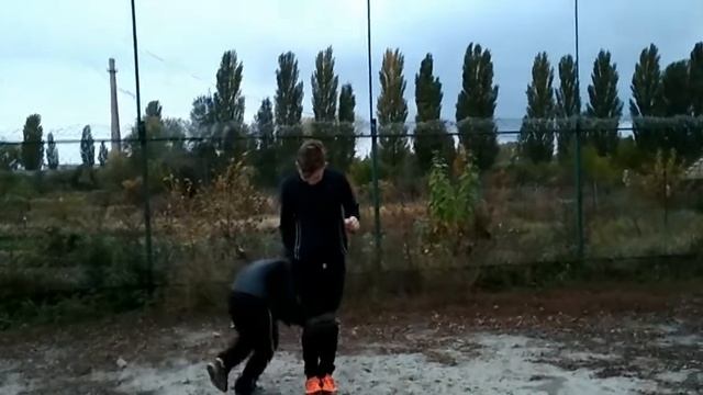 #Скотч челендж / Прыгаем со связанными ногами ! смотреть онлайн