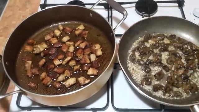 Картошка с мясом, грибами и сыром без духовки! смотреть онлайн