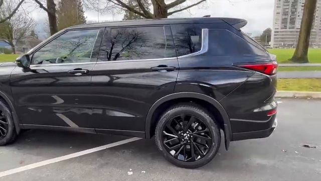 2023 Mitsubishi Outlander NOIR Edition! смотреть онлайн