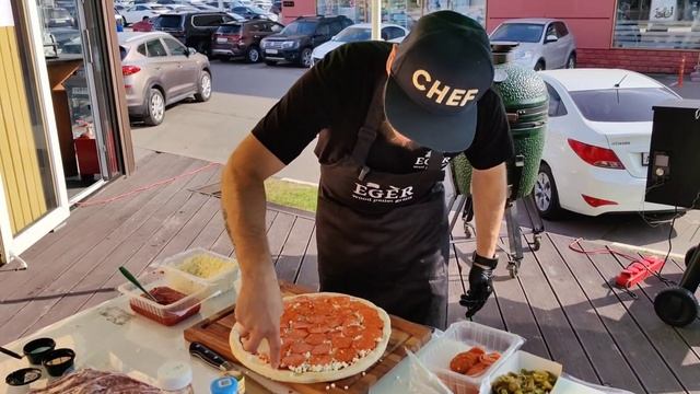 ПИЦЦА В УГОЛЬНОМ ГРИЛЕ GREEN KAMADO