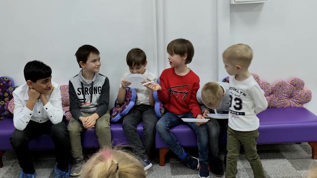 Празднование 8 марта. Портреты. смотреть онлайн