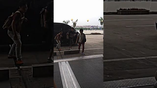 [FanCam] 130831 Nichkhun at Xiamen Airport back to Korea смотреть онлайн