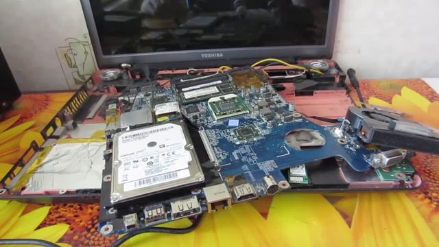 Toshiba A300 A300d black screen, no image problem fix laptop repair Typical problem смотреть онлайн