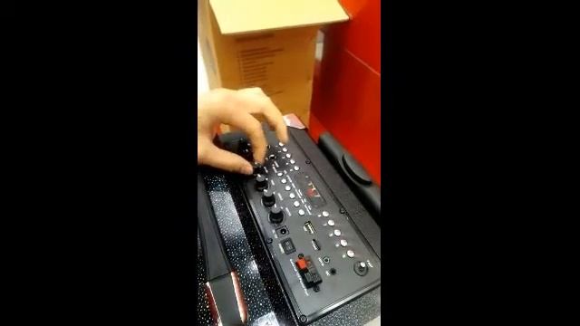 переносная колонка. МАХ. смотреть онлайн