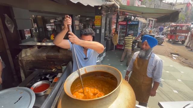 अमृतसर का फेमस देसी घी का बकरे का मीट NONVEG KING IN AMRITSAR | MUTTON MAKING @ BUBBY FISH & CHICKE смотреть онлайн