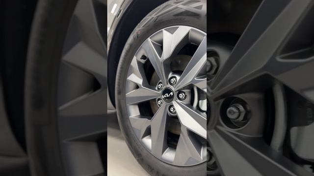 KIA'STUCES : SPORTAGE "EDITION 30 YEARS" смотреть онлайн
