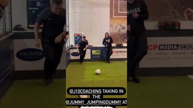 Fußball ist Innovation #football #freekick #goal #nextlevel #soccer #jummy #bettertogether #skill смотреть онлайн