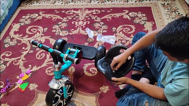 как собрать трёхколёсный велосипед смотреть онлайн