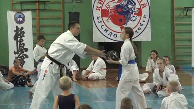 Учебные сборы каратистов с К. Выжимовым смотреть онлайн