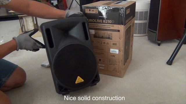 Behringer Eurolive B210D Unboxing смотреть онлайн