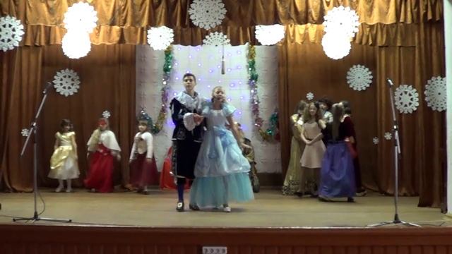 Новогоднее театрализованное представление "Золушка" в ценре культуры и досуга г.Ружаны. смотреть онлайн