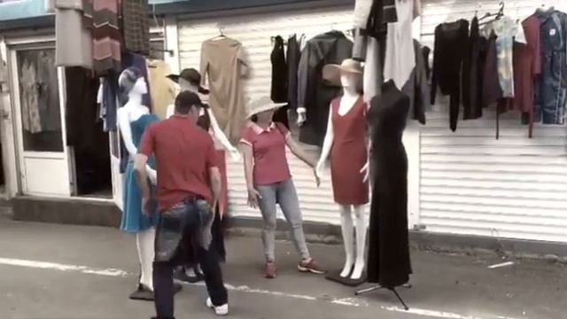 Как она это сделала!!?#смешно# рынок# друзья смотреть онлайн