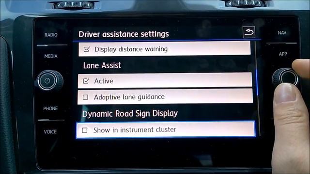 VW Golf 7.5 Alltrack, MY2017 - Lane Assist activation - vključitev Lane Assist sistema смотреть онлайн
