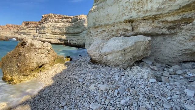 КРЫМ. ОЧУМЕТЬ! Чёрное море показало все оттенки синего. Голубая бухта. Севастополь. смотреть онлайн