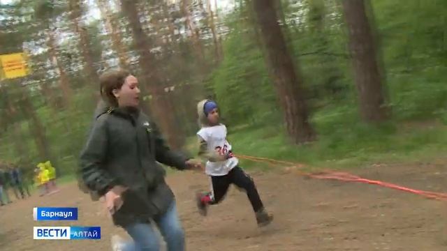 В Барнауле провели любительские соревнования по каникроссу смотреть онлайн