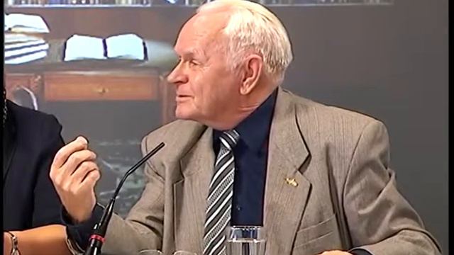 Литературный критик Валентин Лукьянин о письменной и устной речи смотреть онлайн